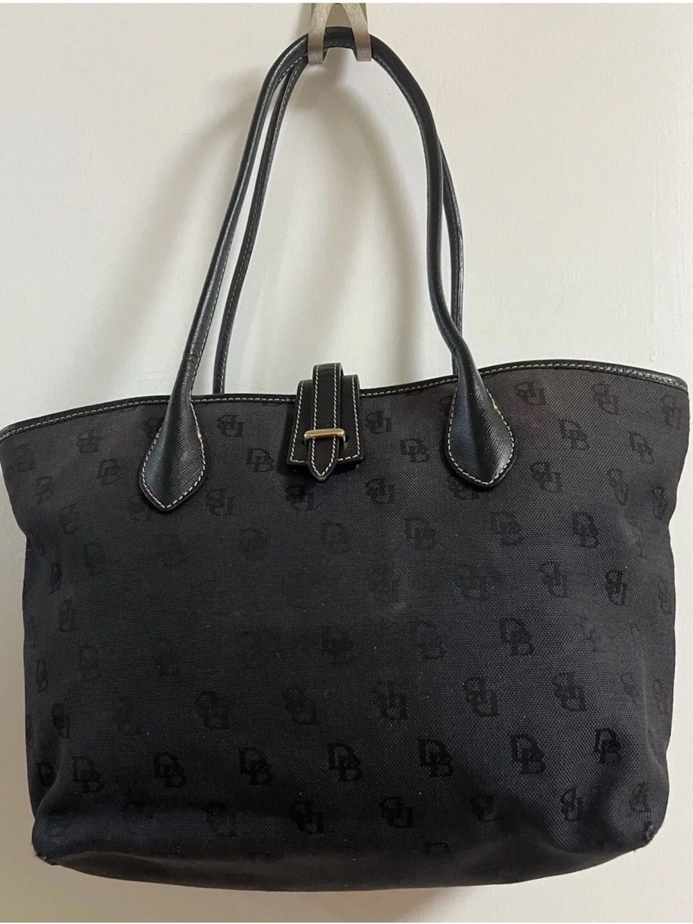 Dooney and Burke Black Women’s Tote Bag - Classic Everyday Carry
